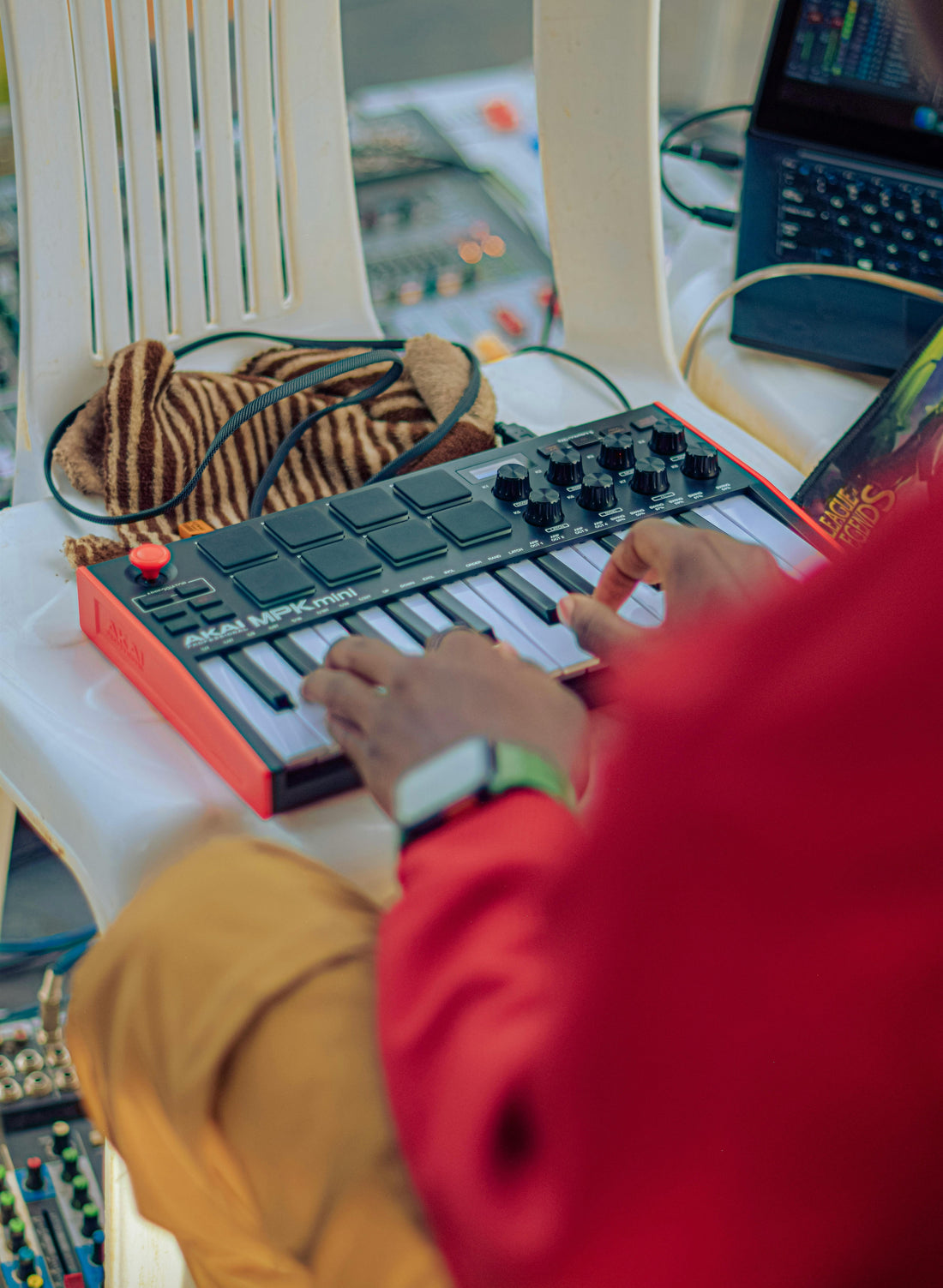 Akai MPK Mini MK3 Review: Best Starter MIDI Keyboard for Producers?